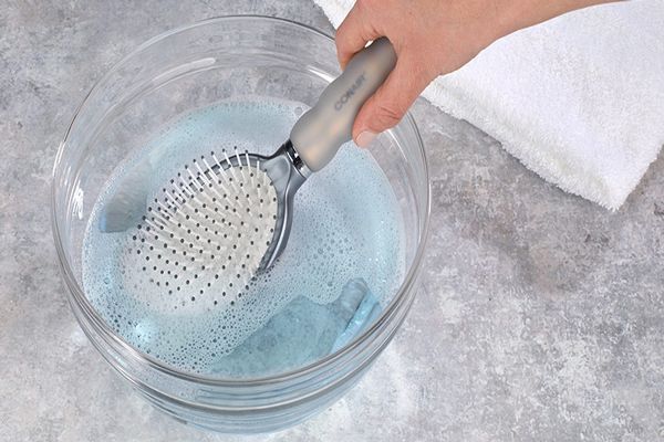 Lavado de cepillo con agua y jabón