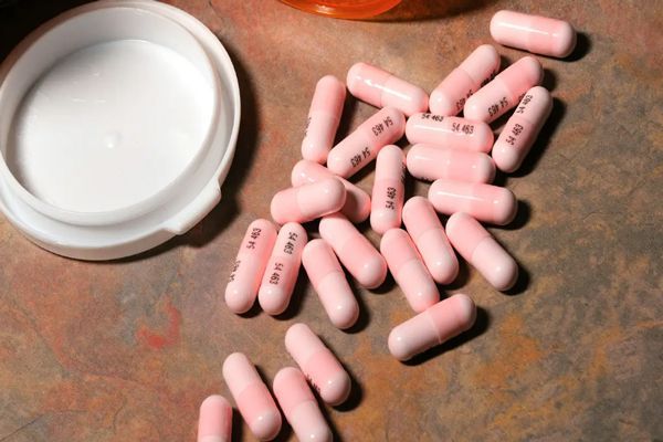 Hipotiroidismo - imagen de un medicamento de Litio en pildoras 