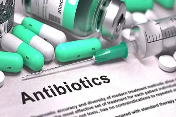 Meningitis bacteriana - Solución de antibióticos en pastillas y en inyecciones para combatir diversos patógenos