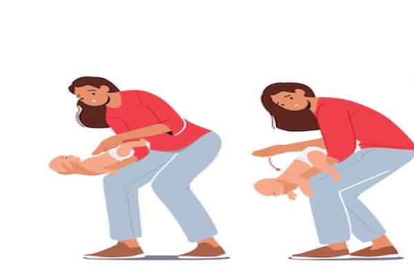 atragantamiento - mujer realizando la maniobra Heimlich a un bebe