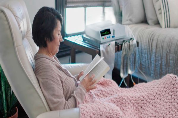 Diferencia entre diálisis y hemodiálisis- paciente aplicandose una dialisis