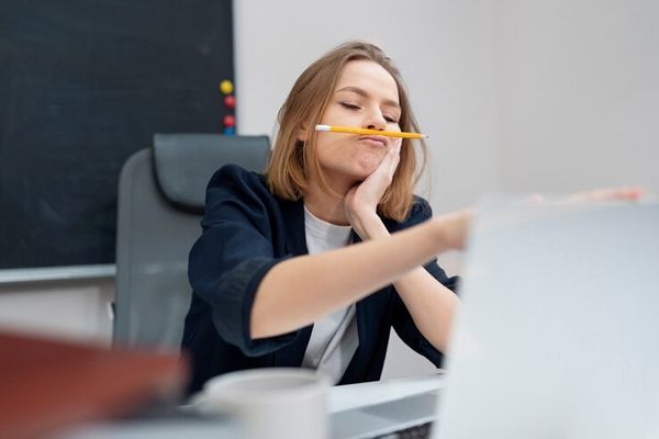 TDAH - mujer con deficit de atención