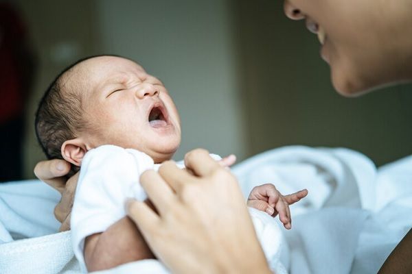 Síndrome de Dravet- Bebé cpnvulsiona en un ataque de epilepsia infantil