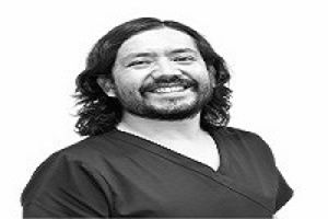 Dr. Alonso Benavente, especialista en injerto capilar en Capilclinic