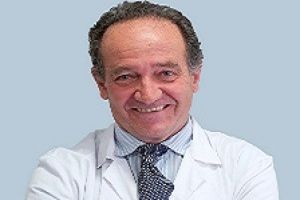 Dr. Matos Ansorena, cirujano experto en trasplante capilar