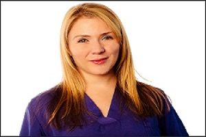 Mejores Cirujanos Capilares de España- Dra. Diana Villagas Toro, experta en injerto capilar