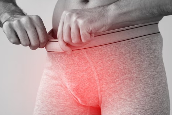 Balanitis - Hombre con dolor en los genitales provocado por la inflamación del glande