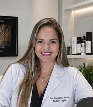 Dra. Yeknis Franchesca Pernía Román